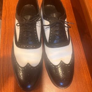 black/white spectators, size 9